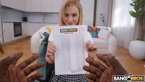 Molly Cute – Molly Loves Anal