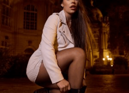 Anal-obsessed Hottie Loves Hard Anal