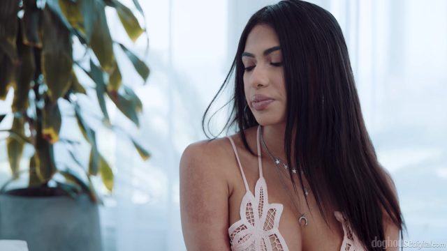 Reyna Belle – DogHouseDigital 25 10 01 Reyna Belle She Needs A Big Dick  1080p